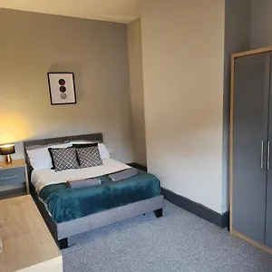 Guest house Wonderful, Woodville, Comfortable, Budget, Friendly, Leeds (West Yorkshire)