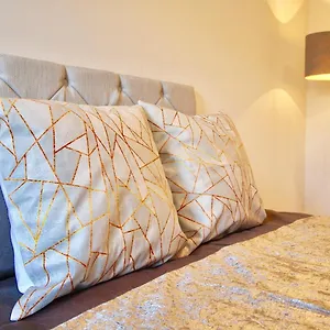Guest house Large 4 Bedroom Home, Close To Leeds City Centre, Leeds (West Yorkshire)